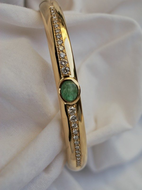 Bracelet or jaune avec émeraude et diamants