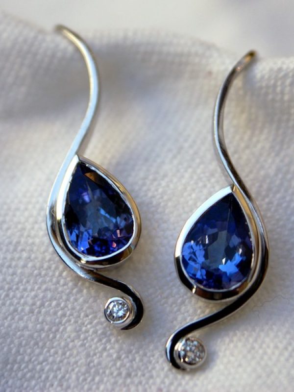 Boucles d’oreilles tanzanites et diamants